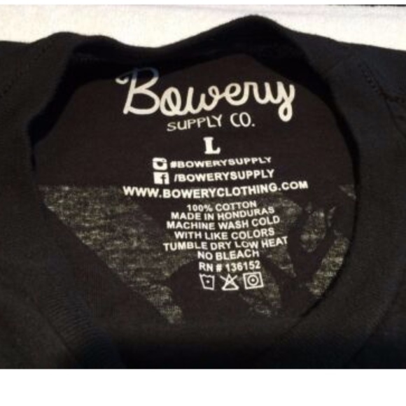 ‼️SOLD‼️ BOWERY Men's Long Sleeve Graphic Tee - Picture 5 of 5